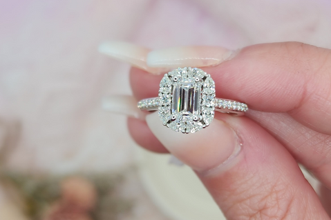 Engagement RIng GIA Certified at Arnold Jewelers