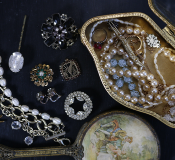 vintage jewelry in vintage jewelry box