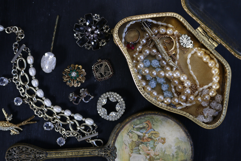 vintage jewelry in vintage jewelry box