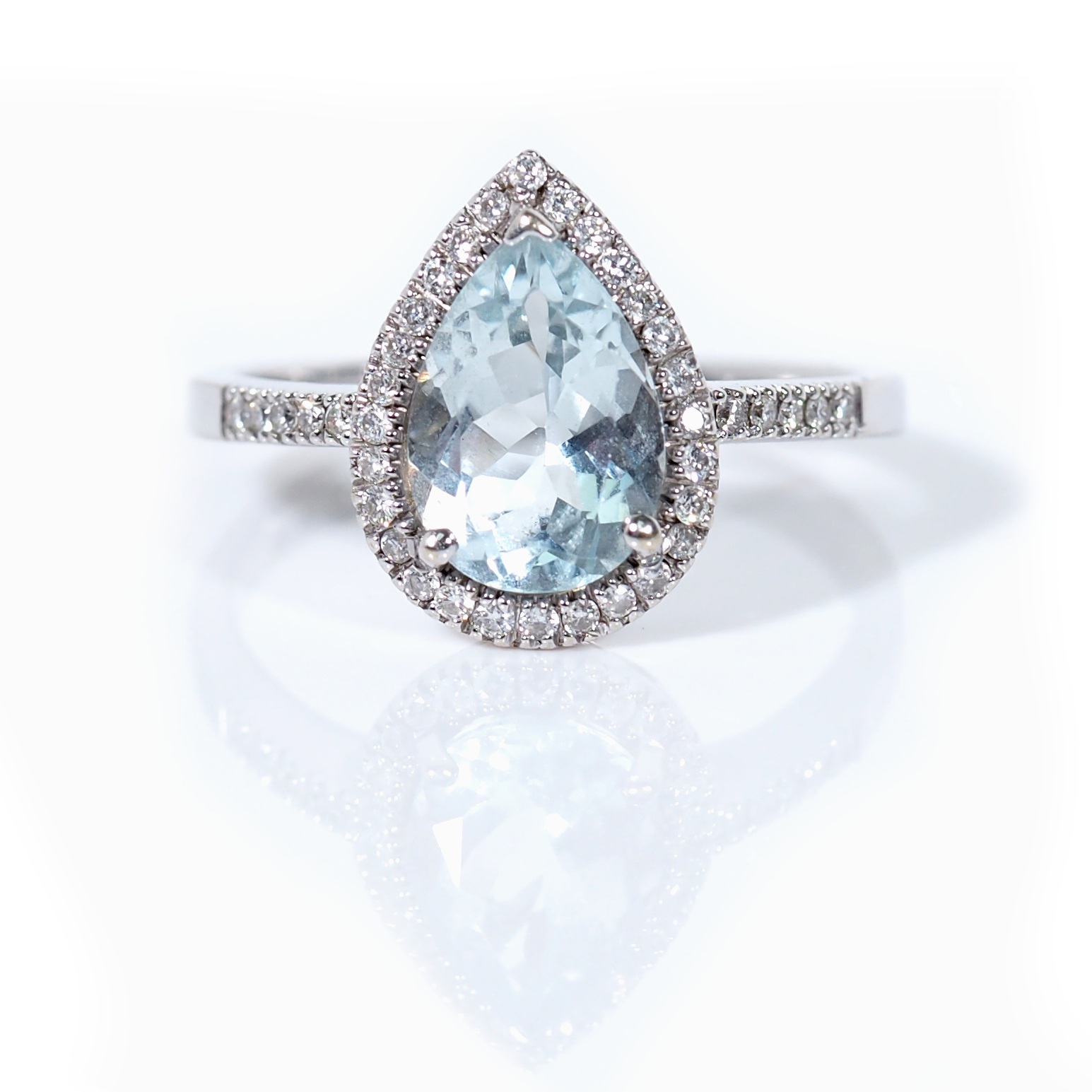 1.69 ctw Aquamarine Halo Ring with Diamonds