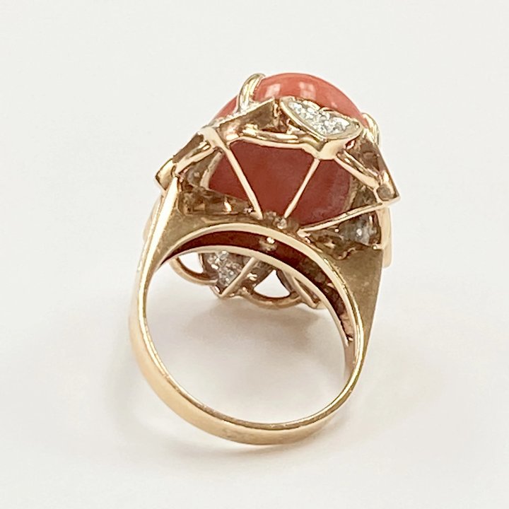Big red shop ring