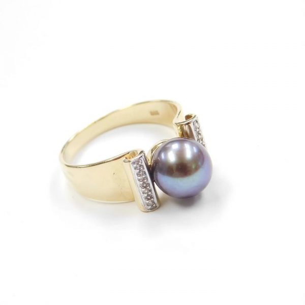 Peacock Cultured Pearl Diamond Retro style ring side view