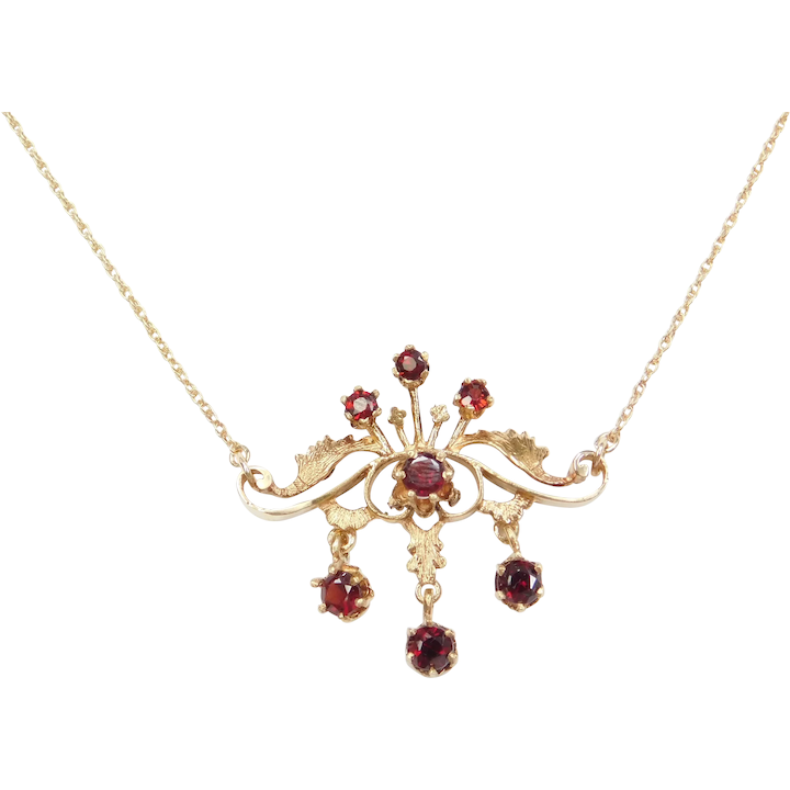 Victorian Revival 18 3/4″ 14k Gold Garnet Necklace