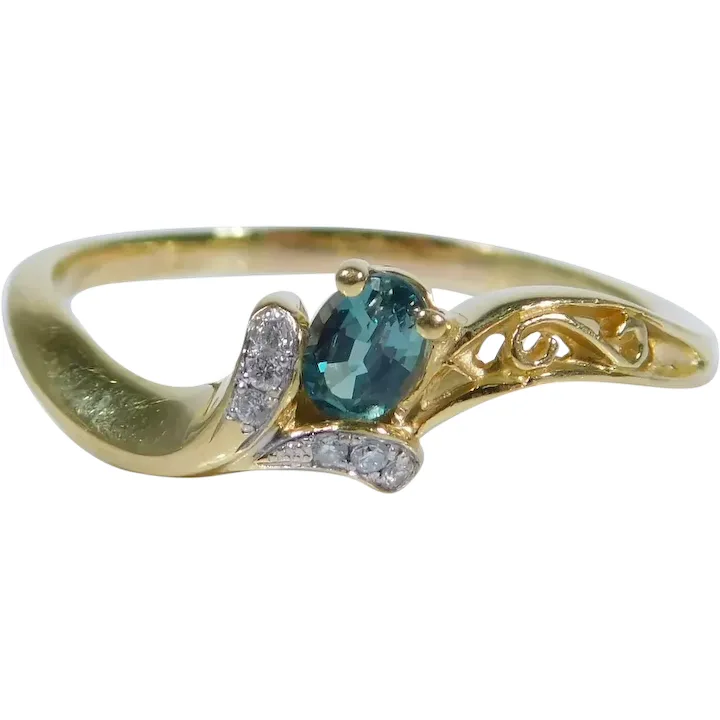 .28ctw Green Sapphire Ring 18K