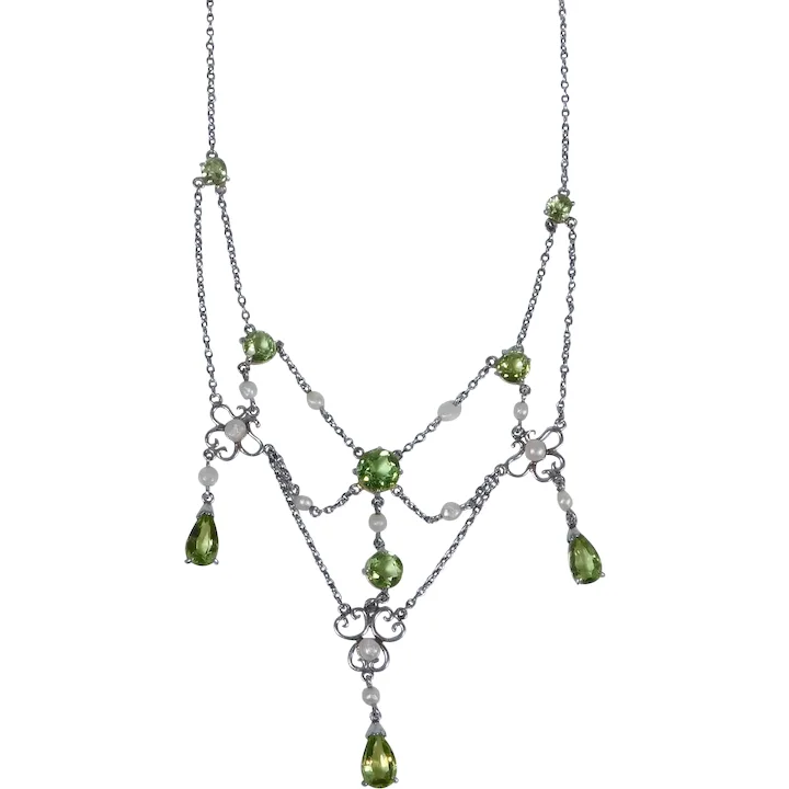 Edwardian Platinum and Gold Peridot and Pearl Chandelier Necklace