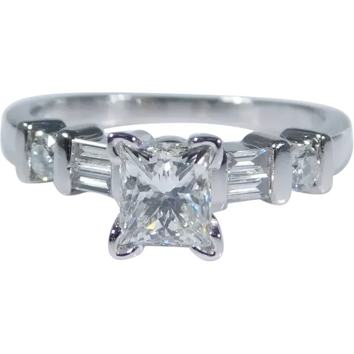 1.01ctw Diamond Engagement Ring Platinum