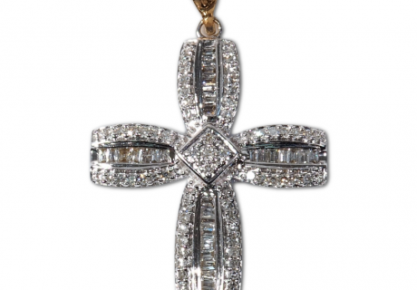 Diamond Cross Pendant Front