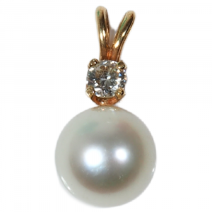 Pearl Pendant Front