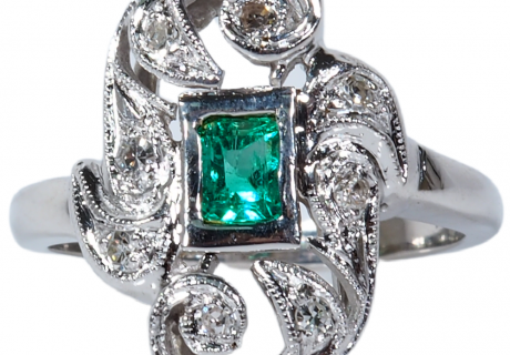 Retro Emerald Ring Front