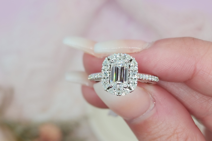 Pear Cut Diamond Engagement Rings - The Cost Of Elegance