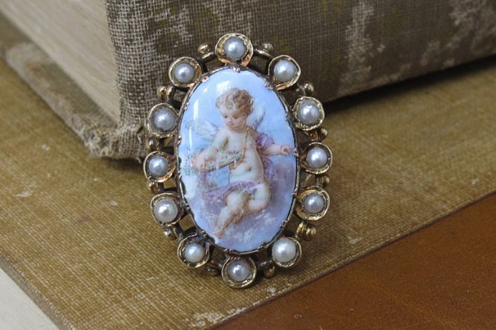 June Birthstone the Pearl