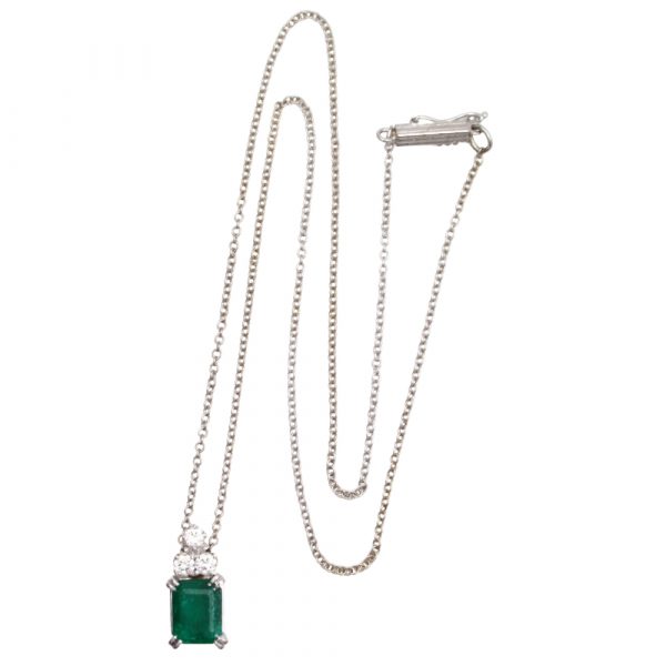 2 carat Colombia Emerald Necklace 16 inches