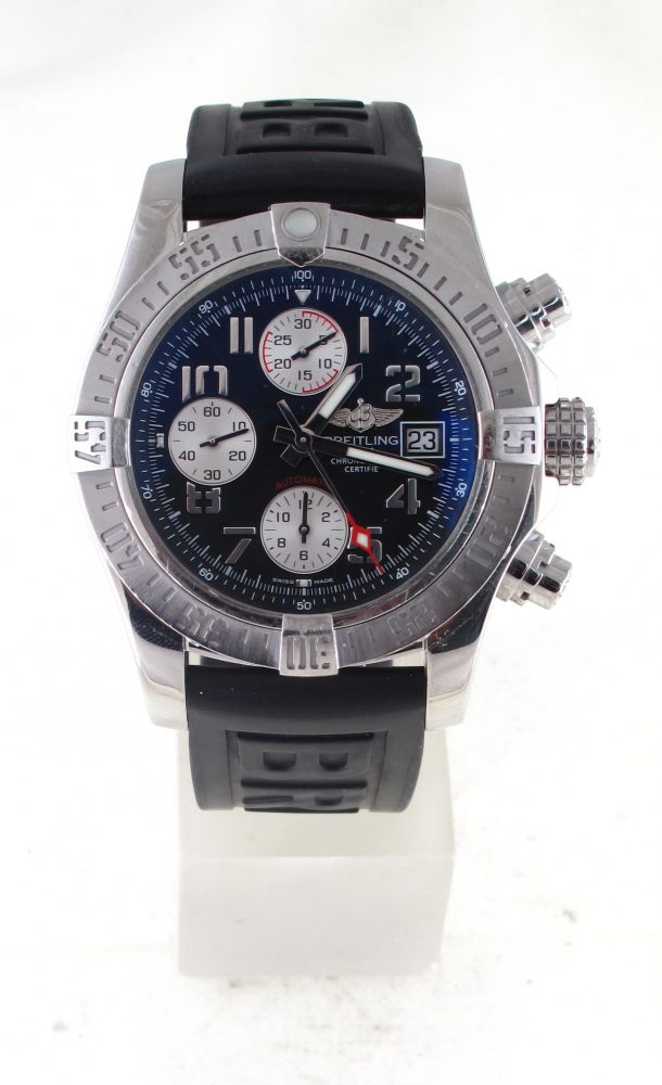 breitling avenger ii