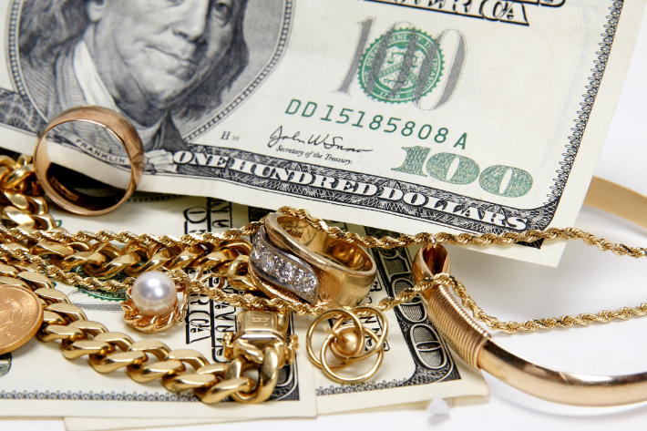 does gold jewelry retain its value