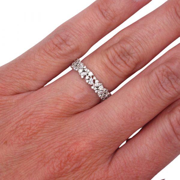 Pear Round Diamond Scattered Band Hand