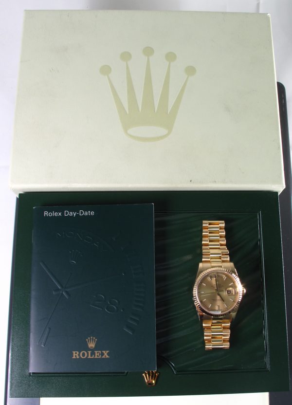 Pre-owned Like New Rolex 36mm Day-Date Presidential (2013) 18k Yellow Gold 118238 b and p