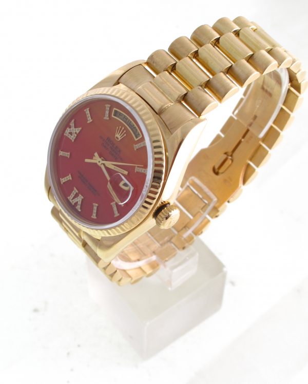 Pre-owned Rolex Day-Date Presidential (1984) 18038 (Presidential Single Quick Set) 18k Yellow Gold With Carnelian Diamond Dial With Model 18038 Left