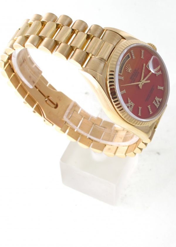 Pre-owned Rolex Day-Date Presidential (1984) 18038 (Presidential Single Quick Set) 18k Yellow Gold With Carnelian Diamond Dial With Model 18038 Right