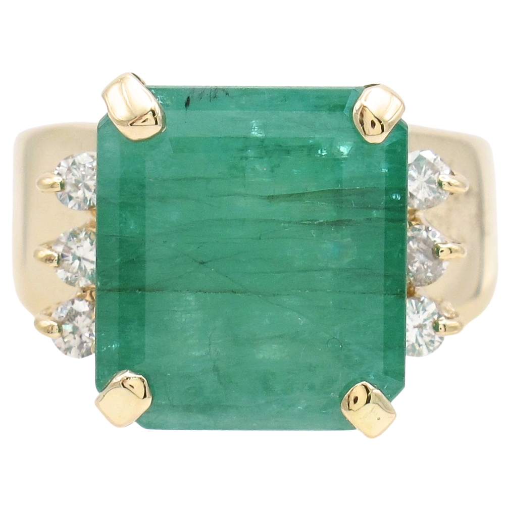 8.65ctw Emerald Ring with Diamond Accents in 14K Gold