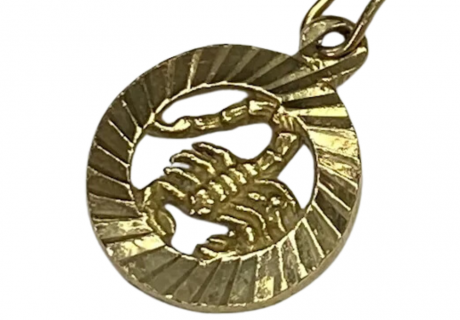 Scorpio Small Vintage Zodiac Charm 18K Gold (2)