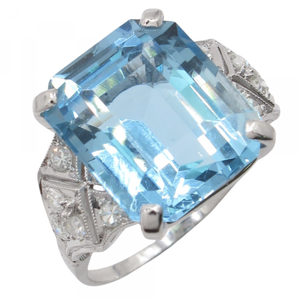 Art Deco Aquamarine 10 carat Platinum Ring Angle (1)
