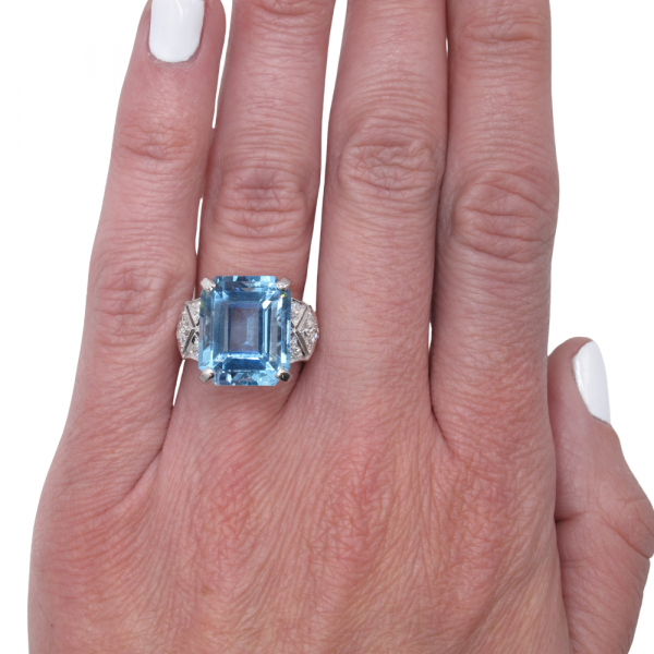 Art Deco Aquamarine 10 carat Platinum Ring Worn (1)