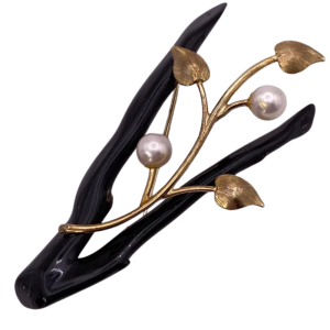 Black Coral Leaf Motif Pearl Brooch 14K (2)