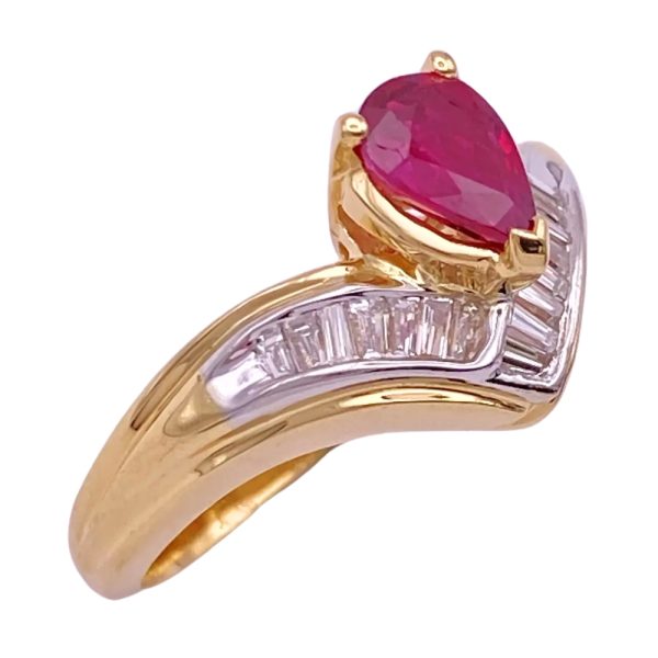 1.14ctw Natural Ruby Chevron Ring 18K Gold side
