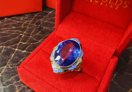vintage lab grown sapphire gemstone ring