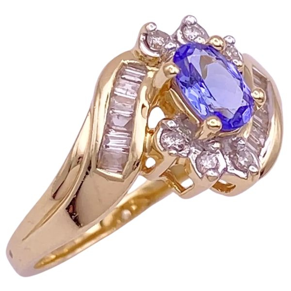 0.80ctw Tanzanite Ring with Baguette Diamond Accents 14K Gold side