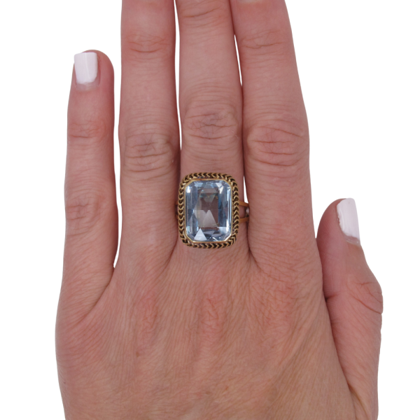 Cushion Cut Blue Spinel Mid-Century Ring 14K Yellow Gold worn