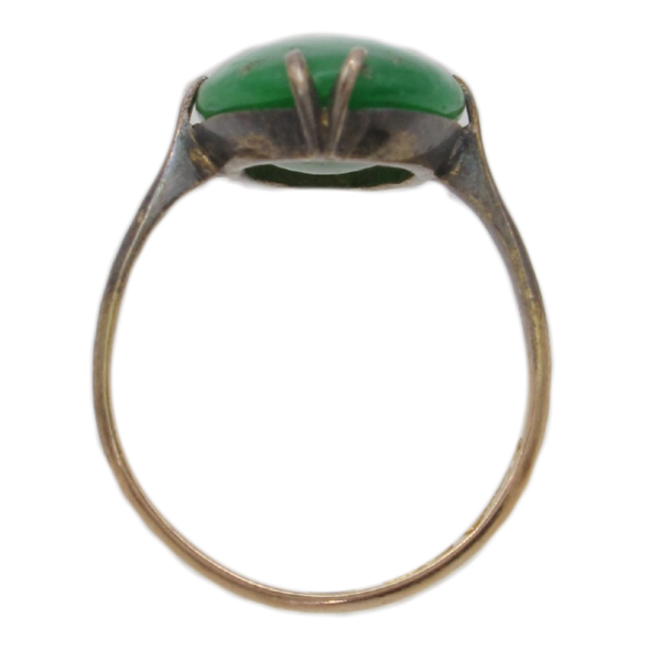 Oval Apple Green Jade Edwardian Solitaire Ring in 14K Yellow Gold Profile (1)