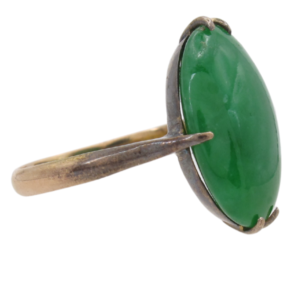 Oval Apple Green Jade Edwardian Solitaire Ring in 14K Yellow Gold Side