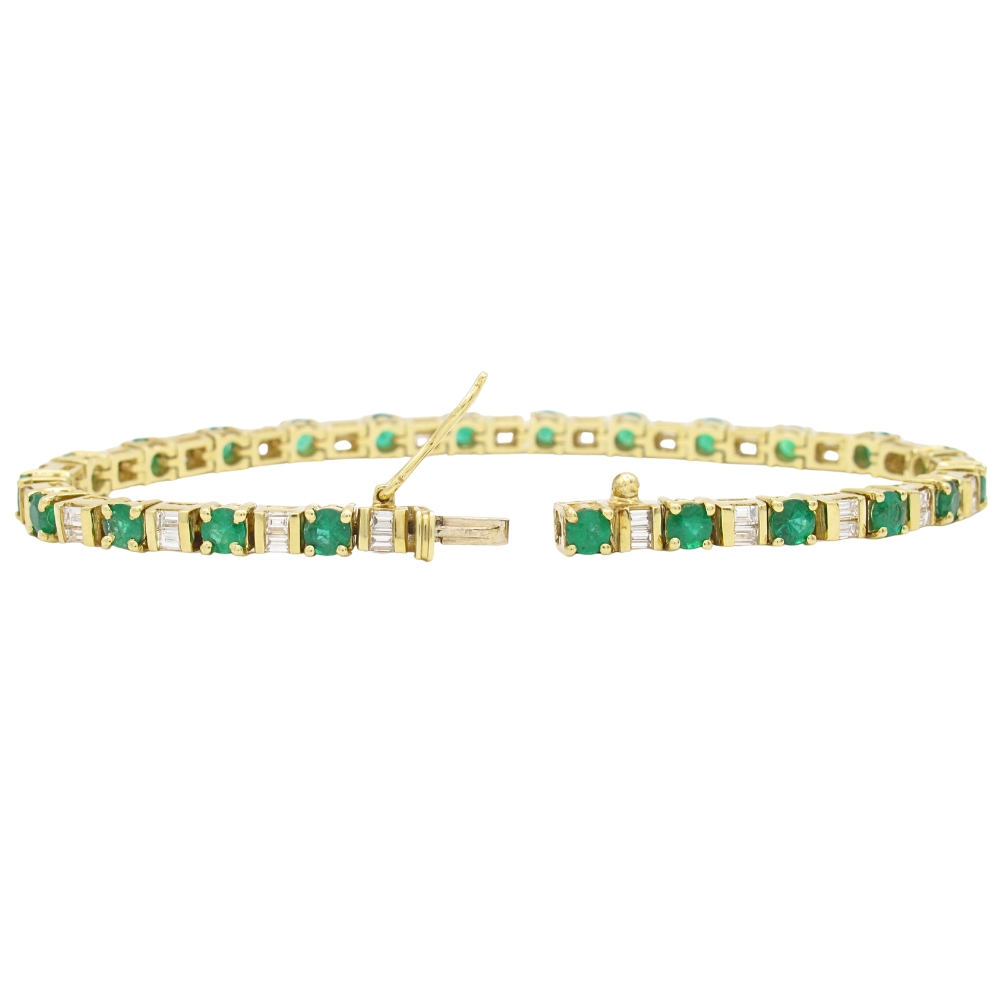 5.75ctw Natural Emerald Line Bracelet 18K Gold clasp 5.75ctw Natural Emerald Line Bracelet 18K Gold clasp