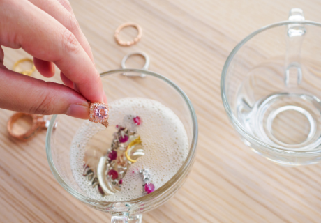 Cleaning Jewelry Tips at Arnold Jewelers