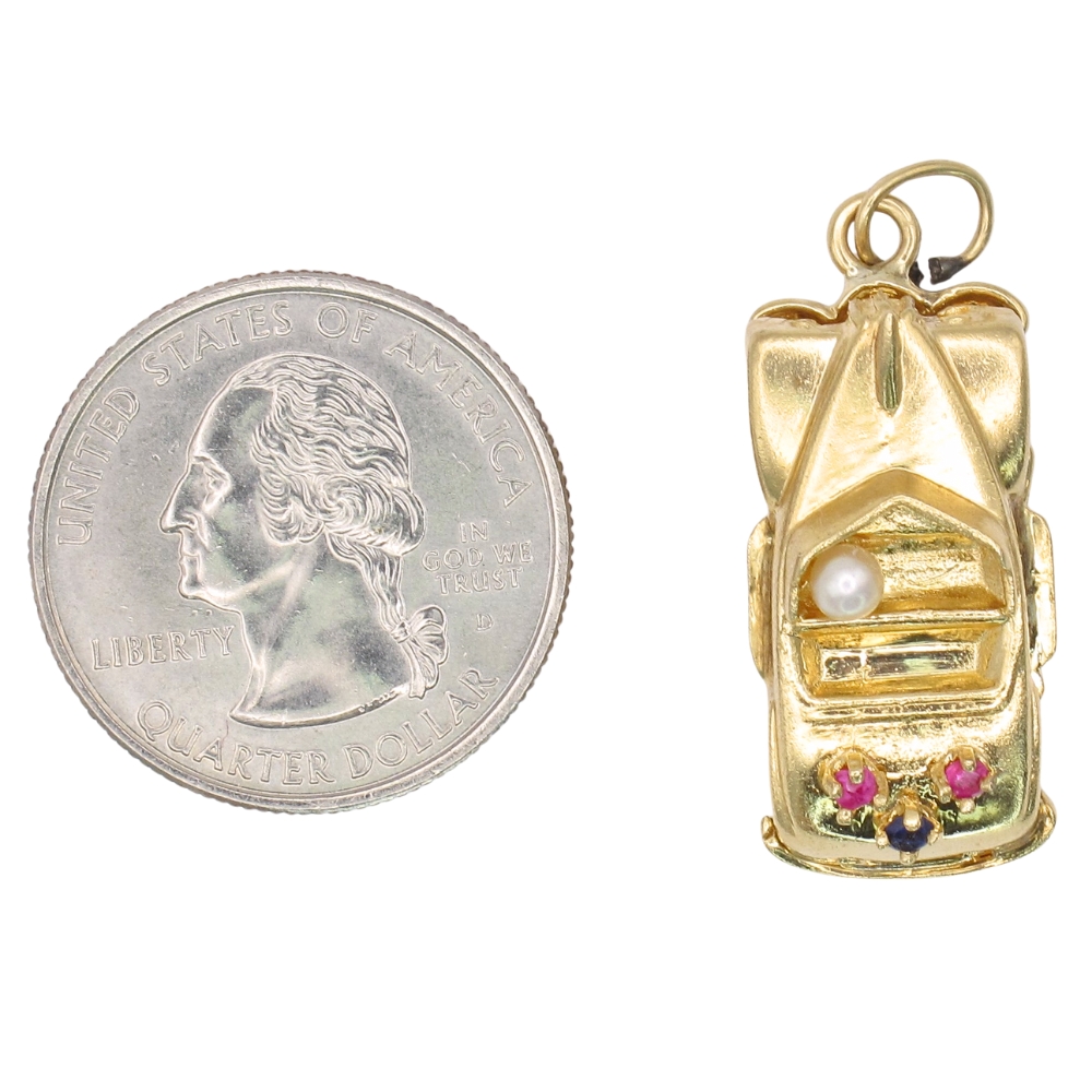 Vintage Jeweled Convertible Car Charm 14K Gold Three-Dimensional size Vintage Jeweled Convertible Car Charm 14K Gold Three-Dimensional size