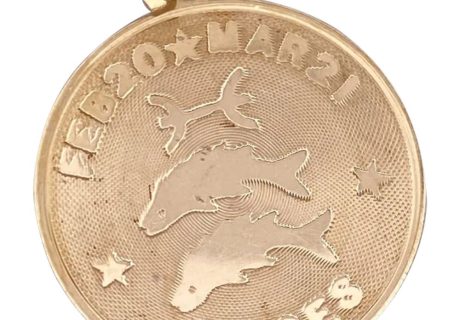 Pisces Zodiac Charm or Pendant 14K Gold front