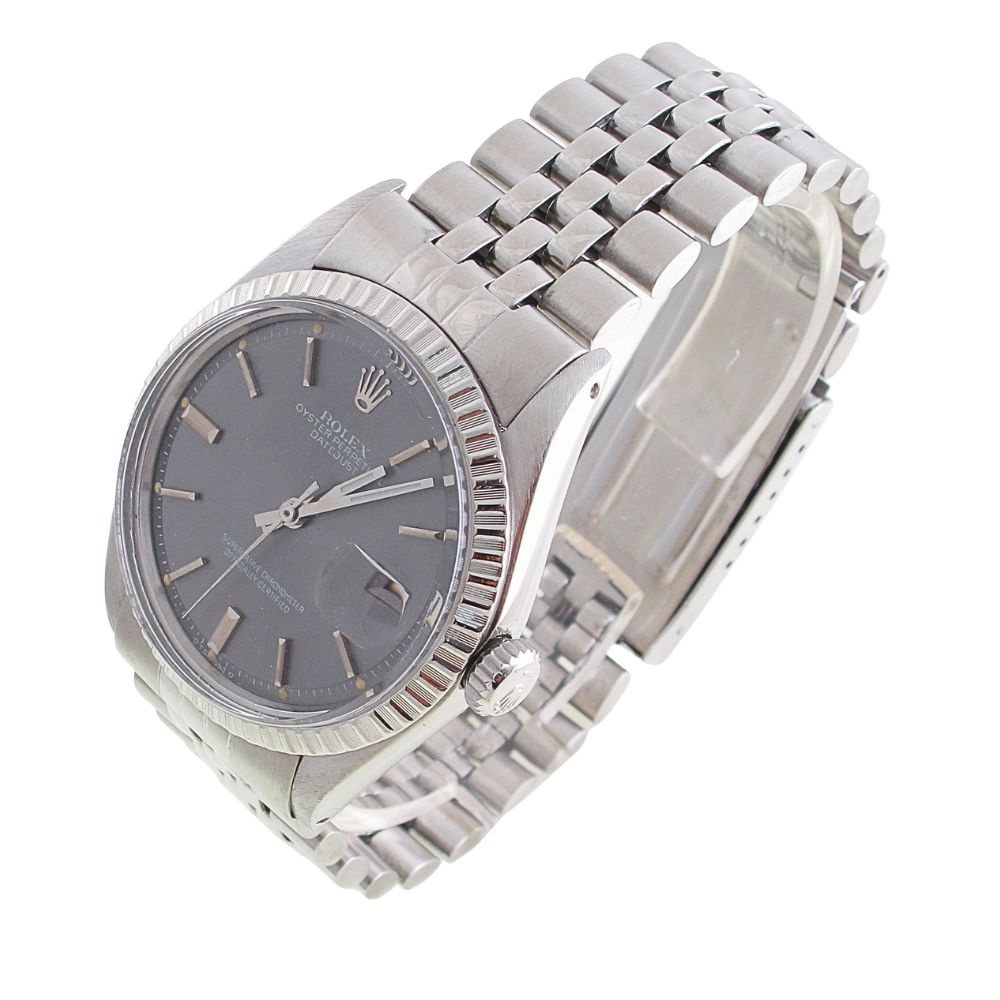 Pre-Owned Vintage Rolex Datejust (1971) Stainless Steel Model 1601 Left