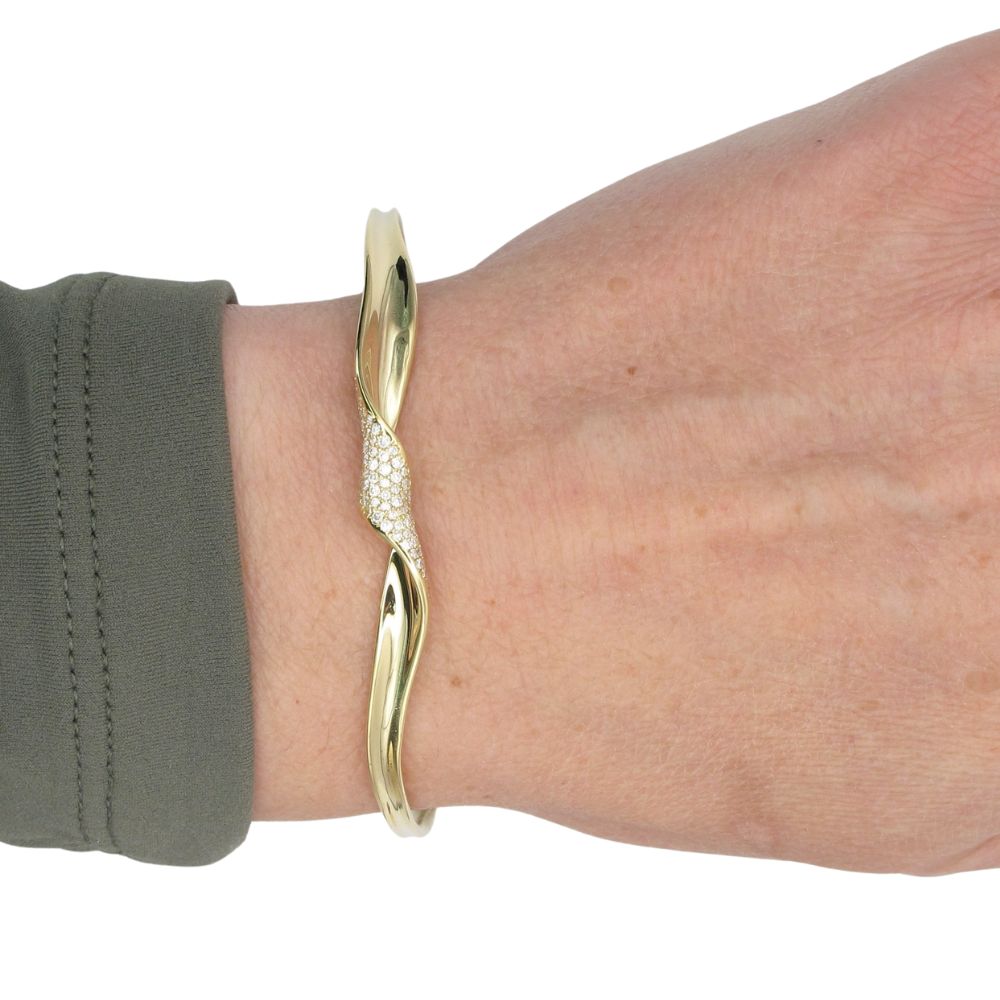 0.76ctw Ippolita Diamond Stardust Bangle Bracelet 18k Yellow Gold Modeled 0.76ctw Ippolita Diamond Stardust Bangle Bracelet 18k Yellow Gold Modeled