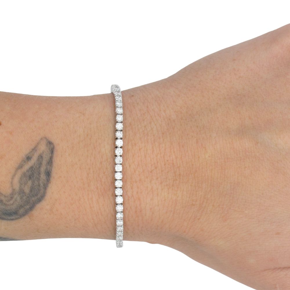 3.50ctw Diamond Tennis Bracelet 14K White Gold Modeled 3.50ctw Diamond Tennis Bracelet 14K White Gold Modeled