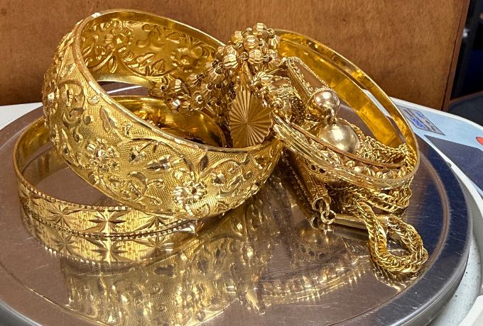 Sell antique gold jewelry in largo