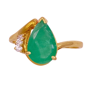 Natural Emerald Diamond Ring