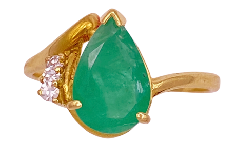Natural Emerald Diamond Ring