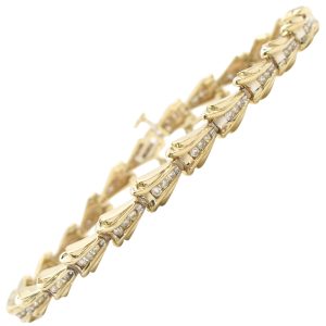 0.62ctw Diamond Chevron Tennis Bracelet 14K Gold front