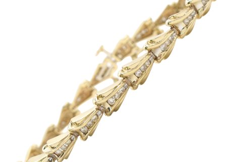 0.62ctw Diamond Chevron Tennis Bracelet 14K Gold front