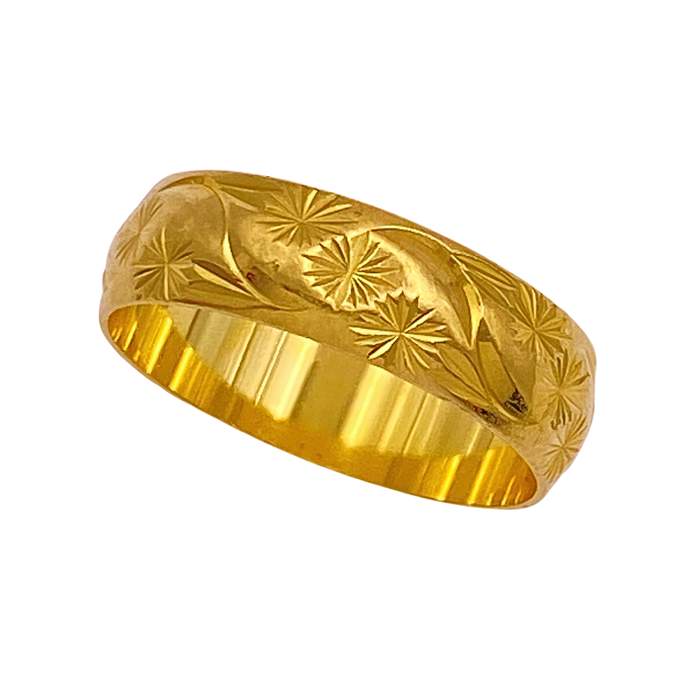 Wide Band Ring 18K Gold Floral Engraved Details size 8